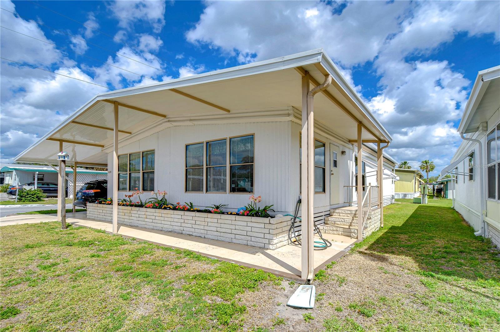 6252 FRIENDSHIP LN, ZEPHYRHILLS, FL, 33542