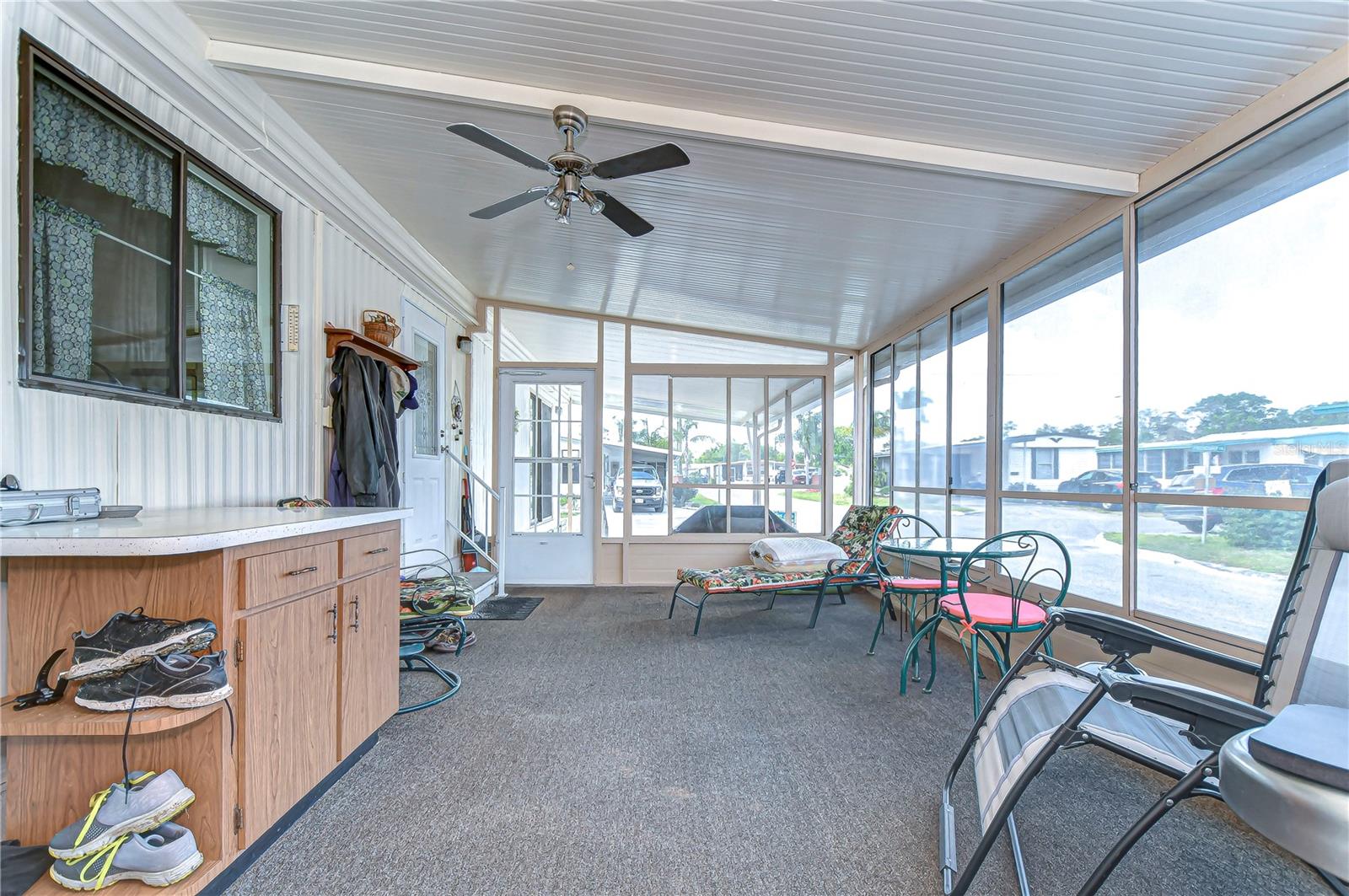 6252 FRIENDSHIP LN, ZEPHYRHILLS, FL, 33542
