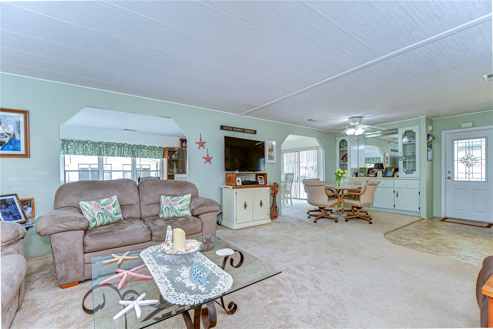6252 FRIENDSHIP LN, ZEPHYRHILLS, FL, 33542