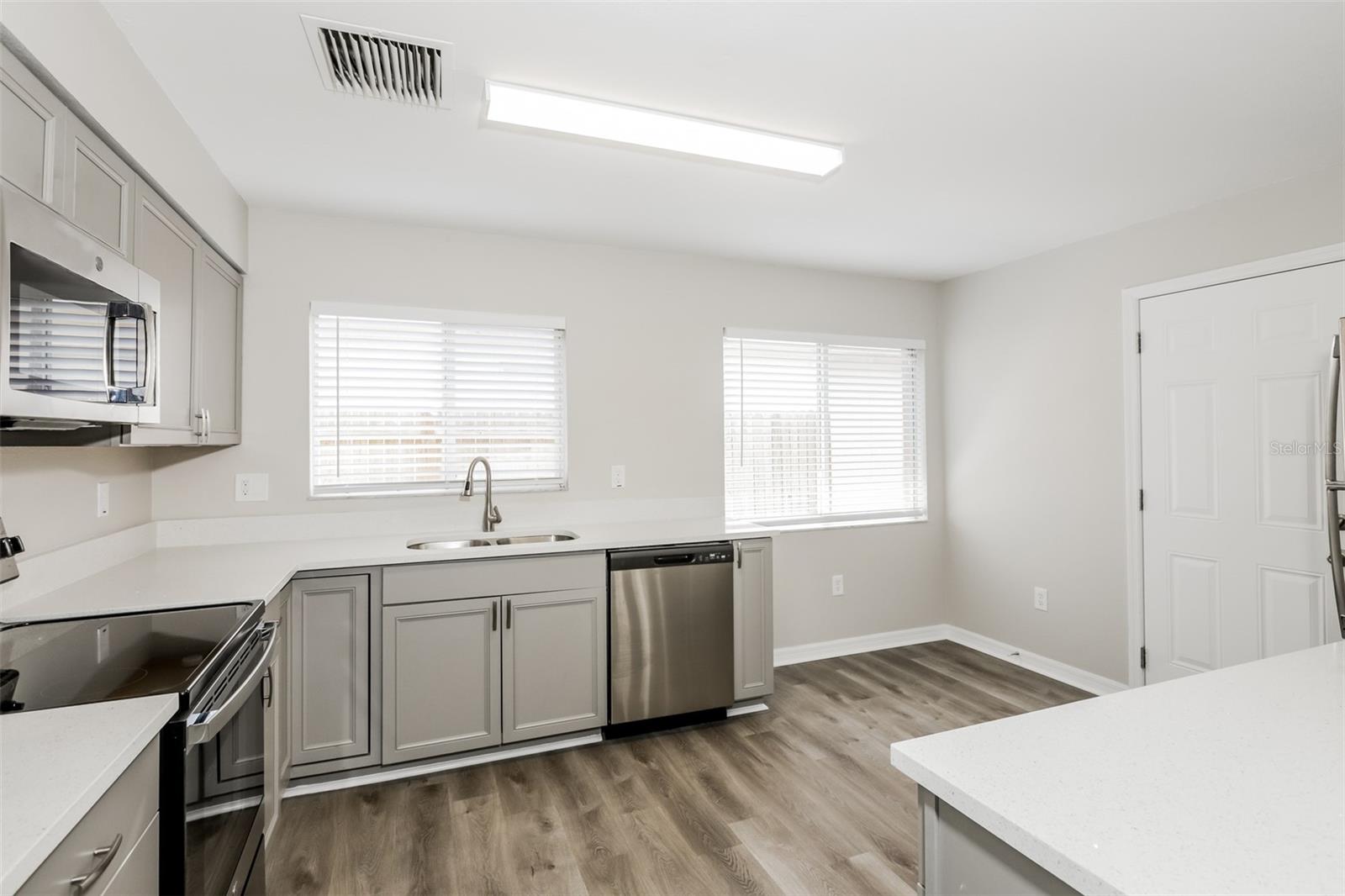 3028 SUMMER HOUSE DR, VALRICO, FL, 33594