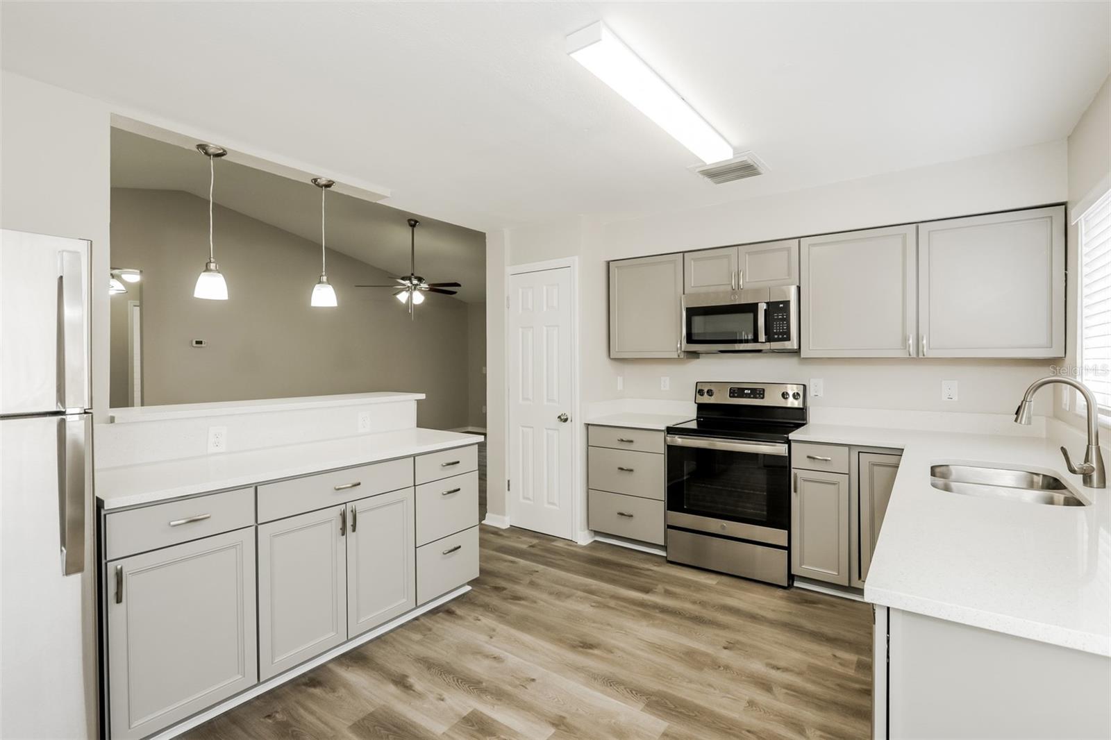 3028 SUMMER HOUSE DR, VALRICO, FL, 33594