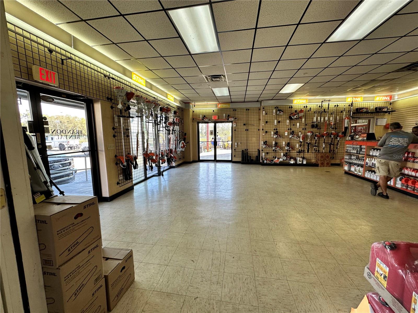 430 W DR MARTIN LUTHER KING JR BLVD, SEFFNER, FL, 33584