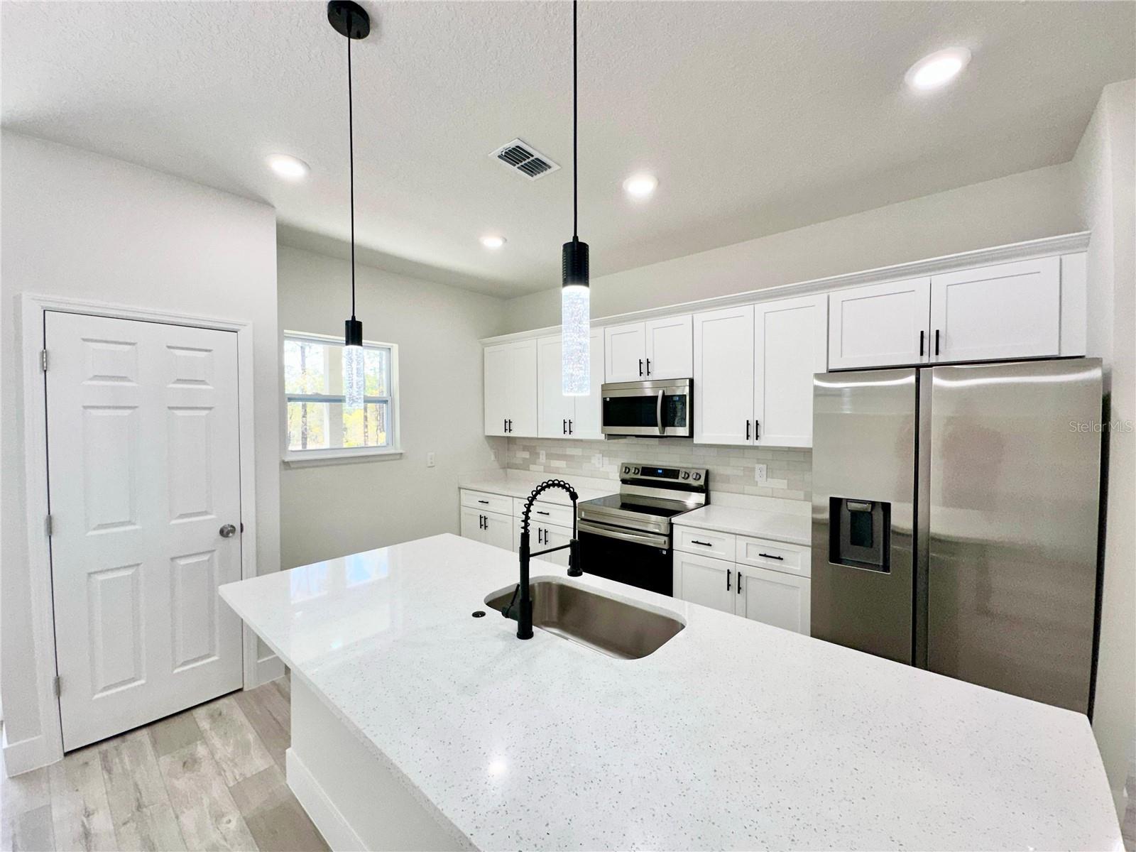 2358 W ELMORE LOOP, CITRUS SPRINGS, FL, 34434