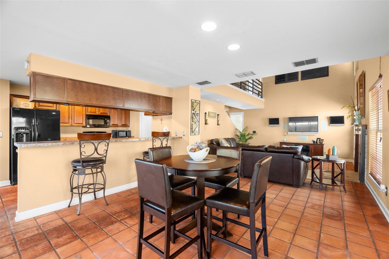 2975 W KNIGHTS AVE, TAMPA, FL, 33611