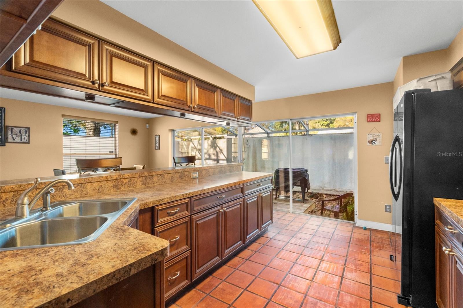 2975 W KNIGHTS AVE, TAMPA, FL, 33611