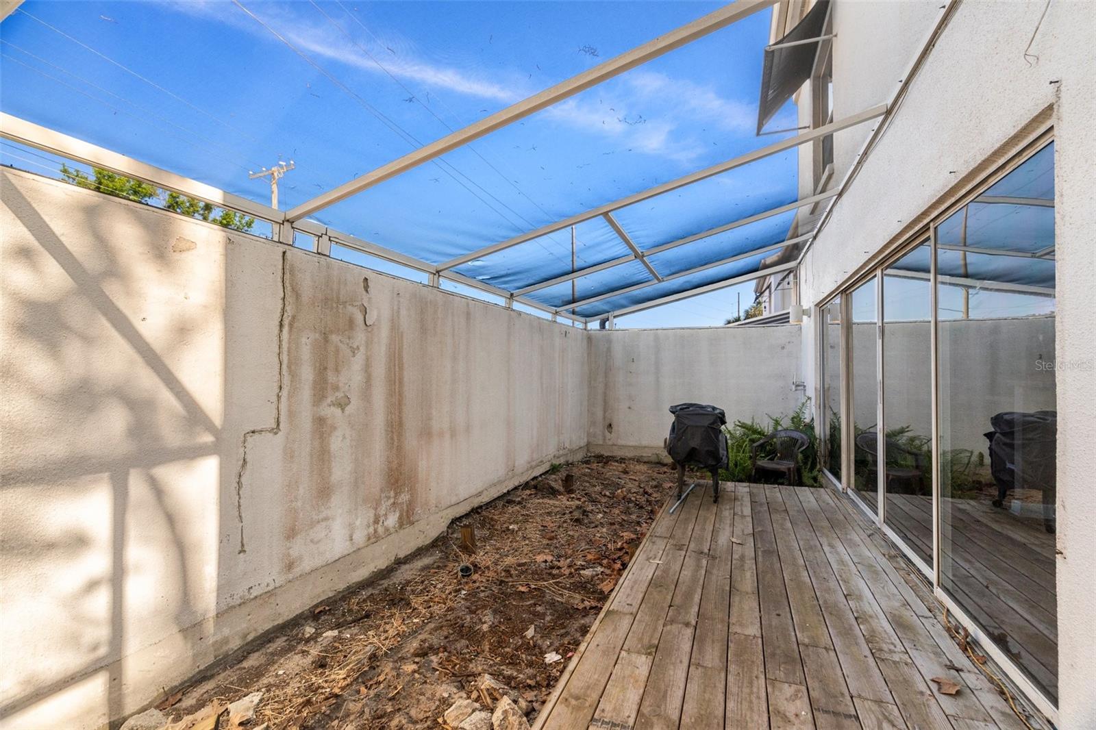 2975 W KNIGHTS AVE, TAMPA, FL, 33611
