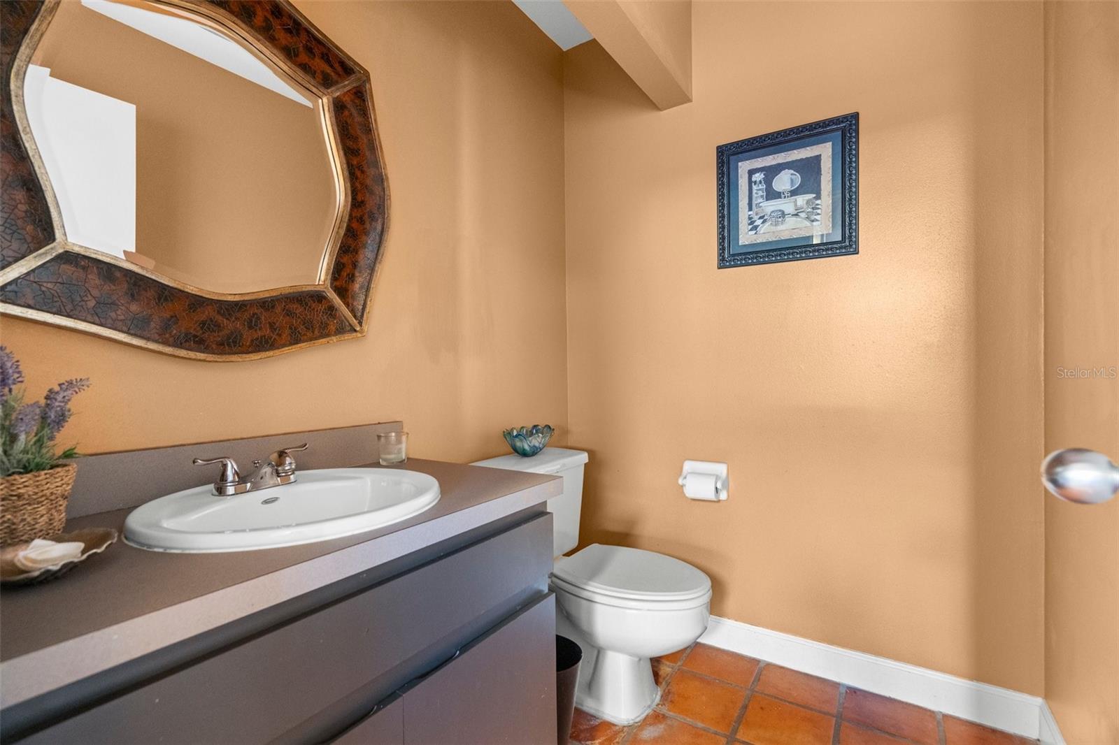2975 W KNIGHTS AVE, TAMPA, FL, 33611
