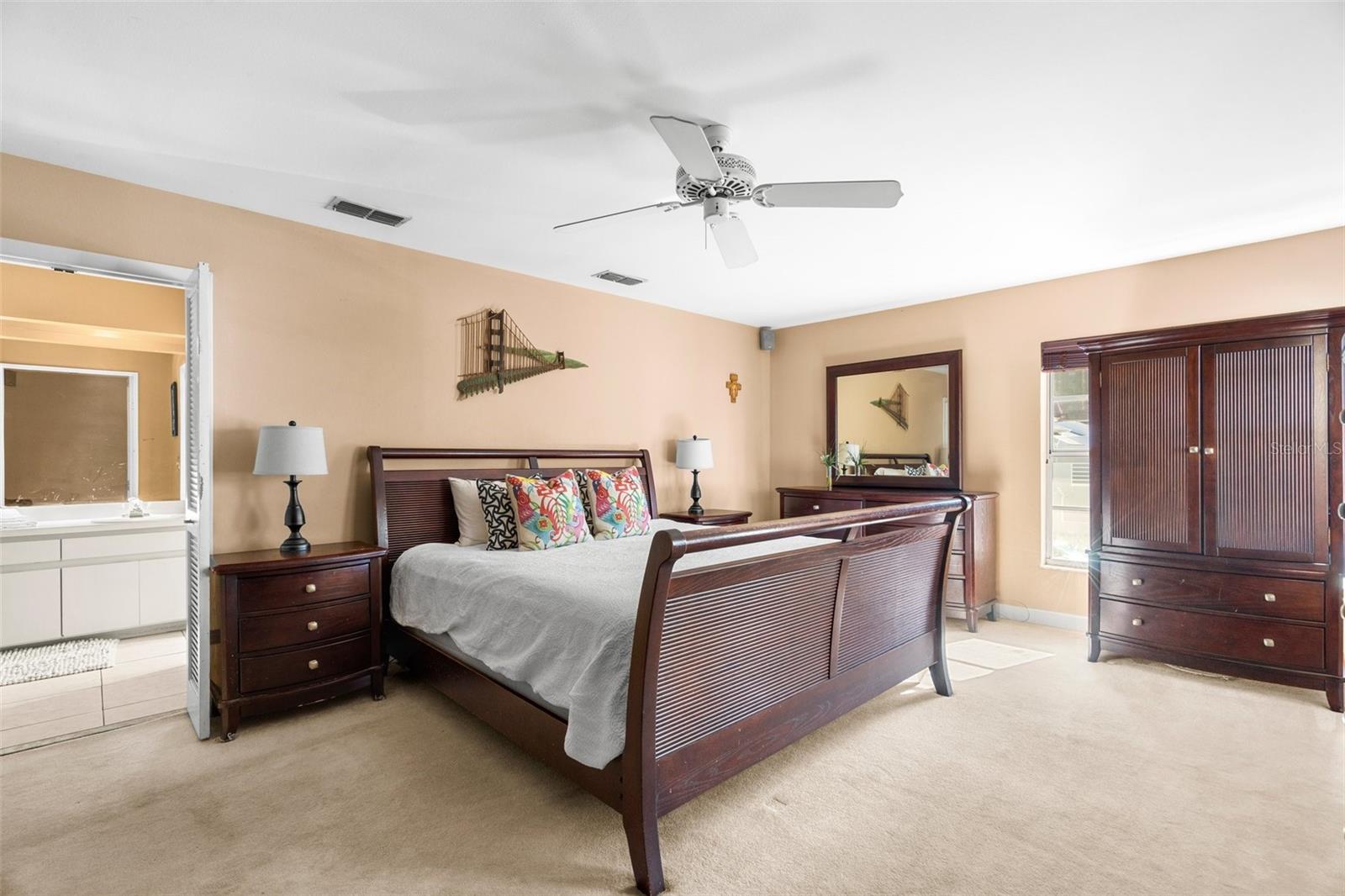 2975 W KNIGHTS AVE, TAMPA, FL, 33611