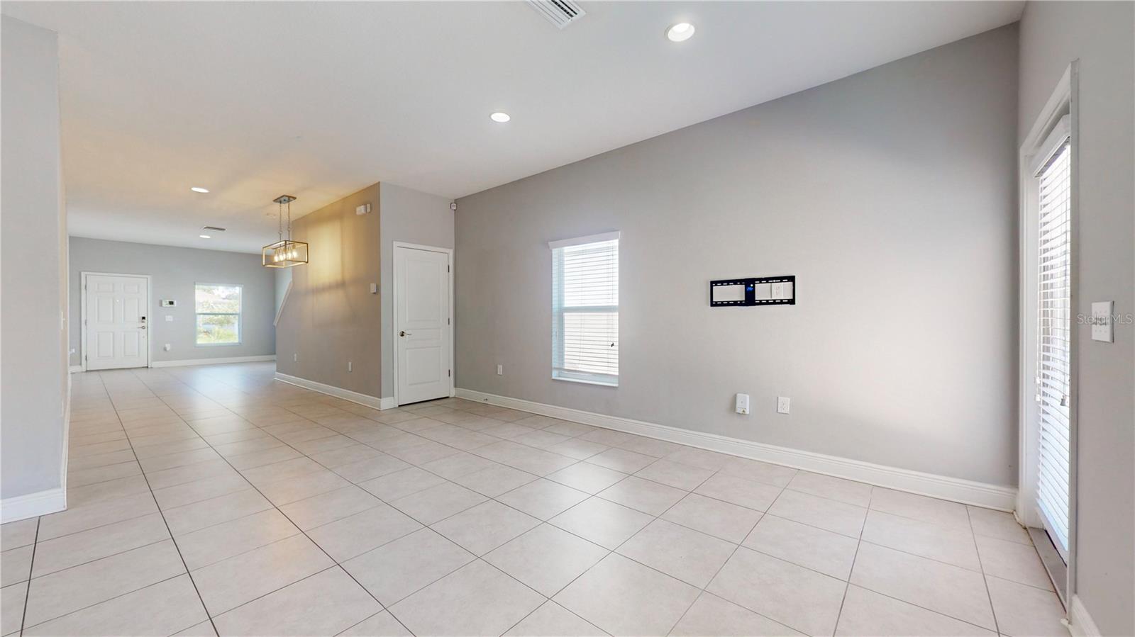 2907 W MAIN ST, TAMPA, FL, 33607