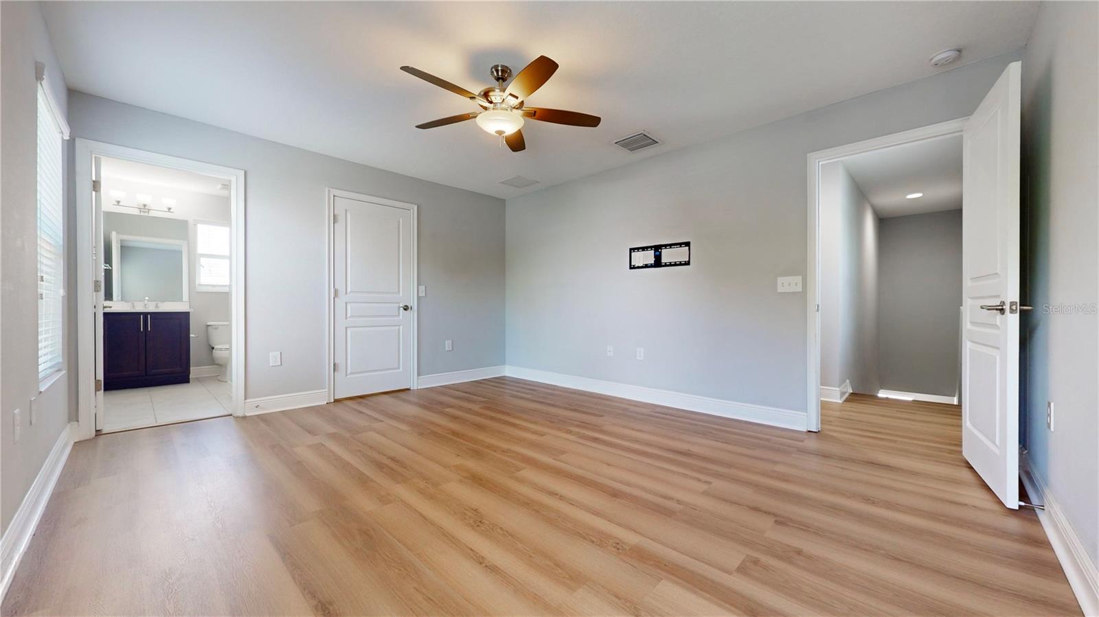 2907 W MAIN ST, TAMPA, FL, 33607