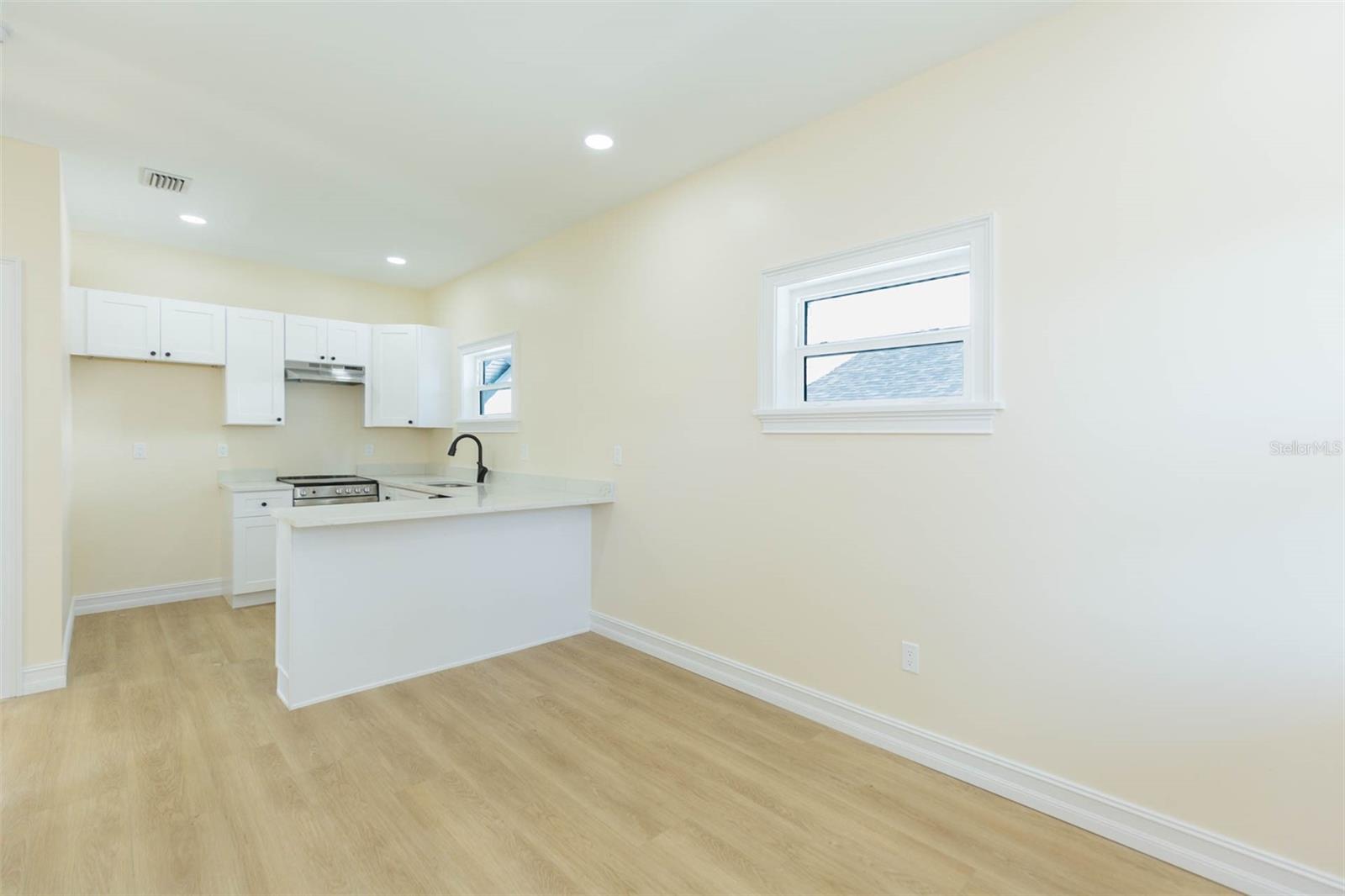 526 39TH AVE S, ST PETERSBURG, FL, 33705