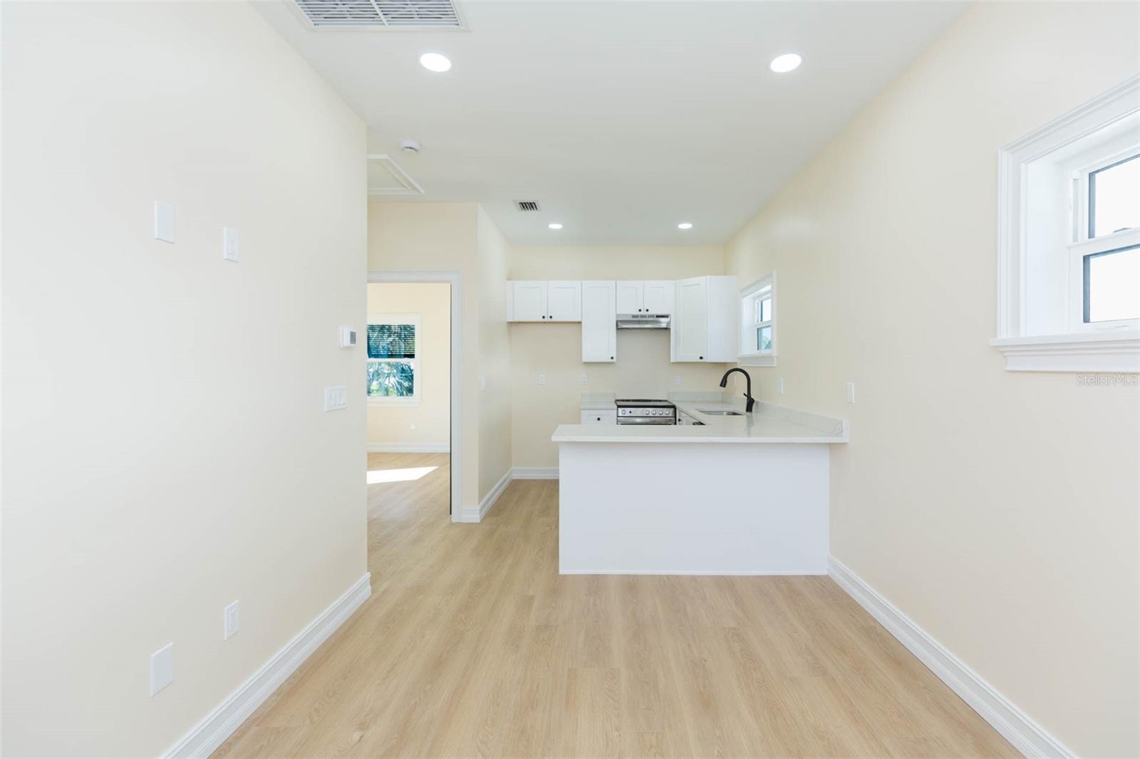 526 39TH AVE S, ST PETERSBURG, FL, 33705