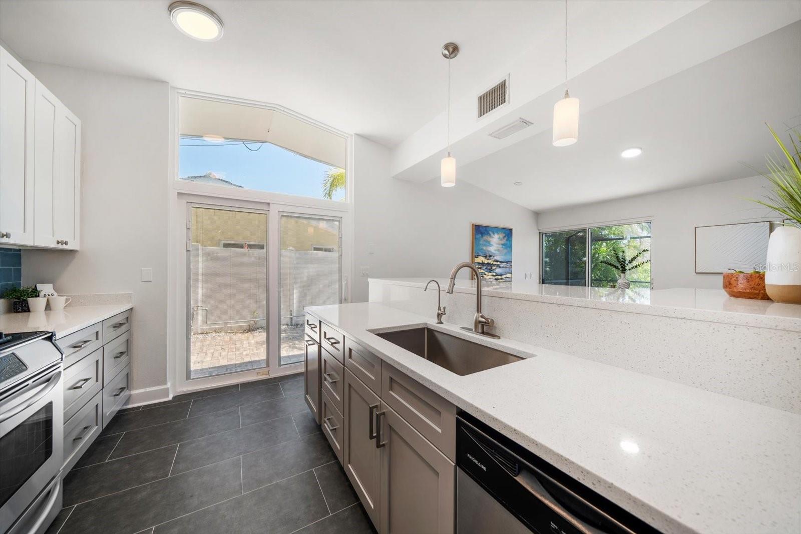 4036 CHURCH CREEK PT, LARGO, FL, 33774