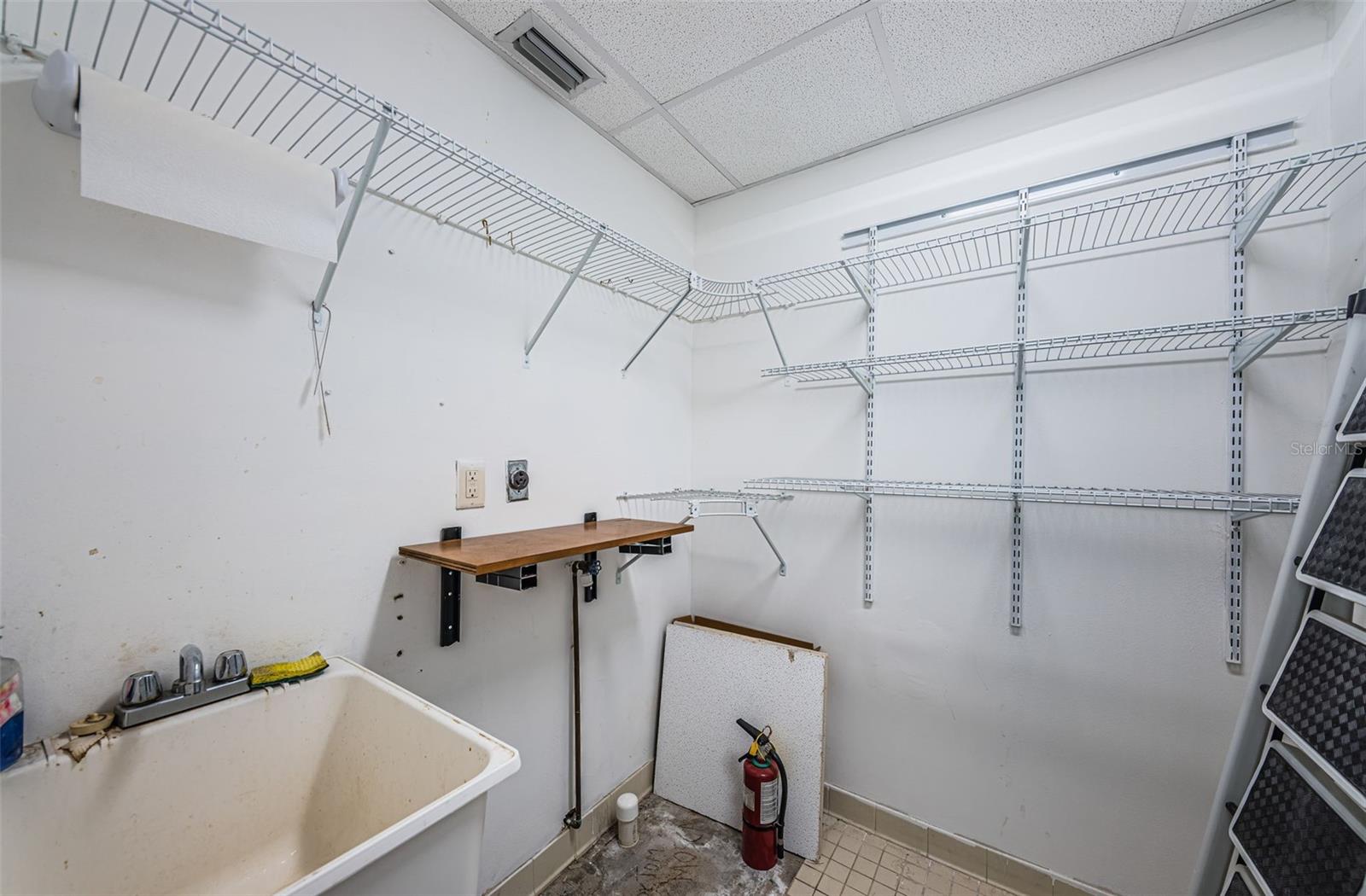 5001 4TH ST N #Suite B, ST PETERSBURG, FL, 33703