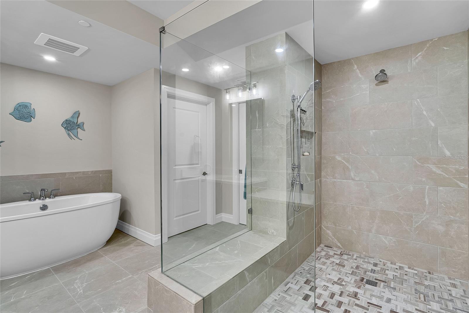 755 COLLANY RD #504, TIERRA VERDE, FL, 33715