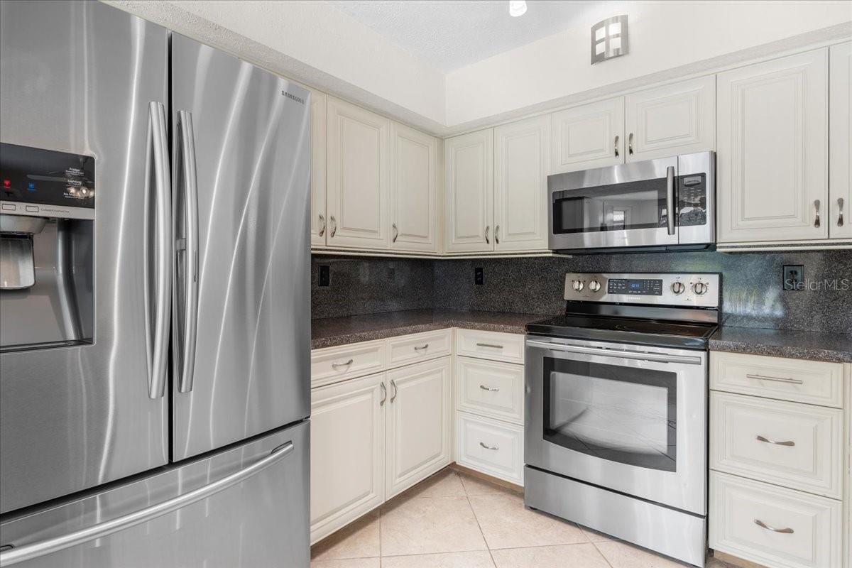 214 WHISPERING OAKS CT, SARASOTA, FL, 34232