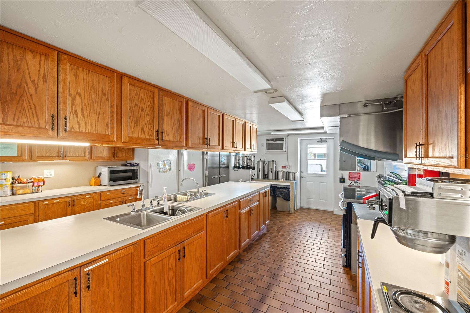 690 N GREEN CIR, VENICE, FL, 34285