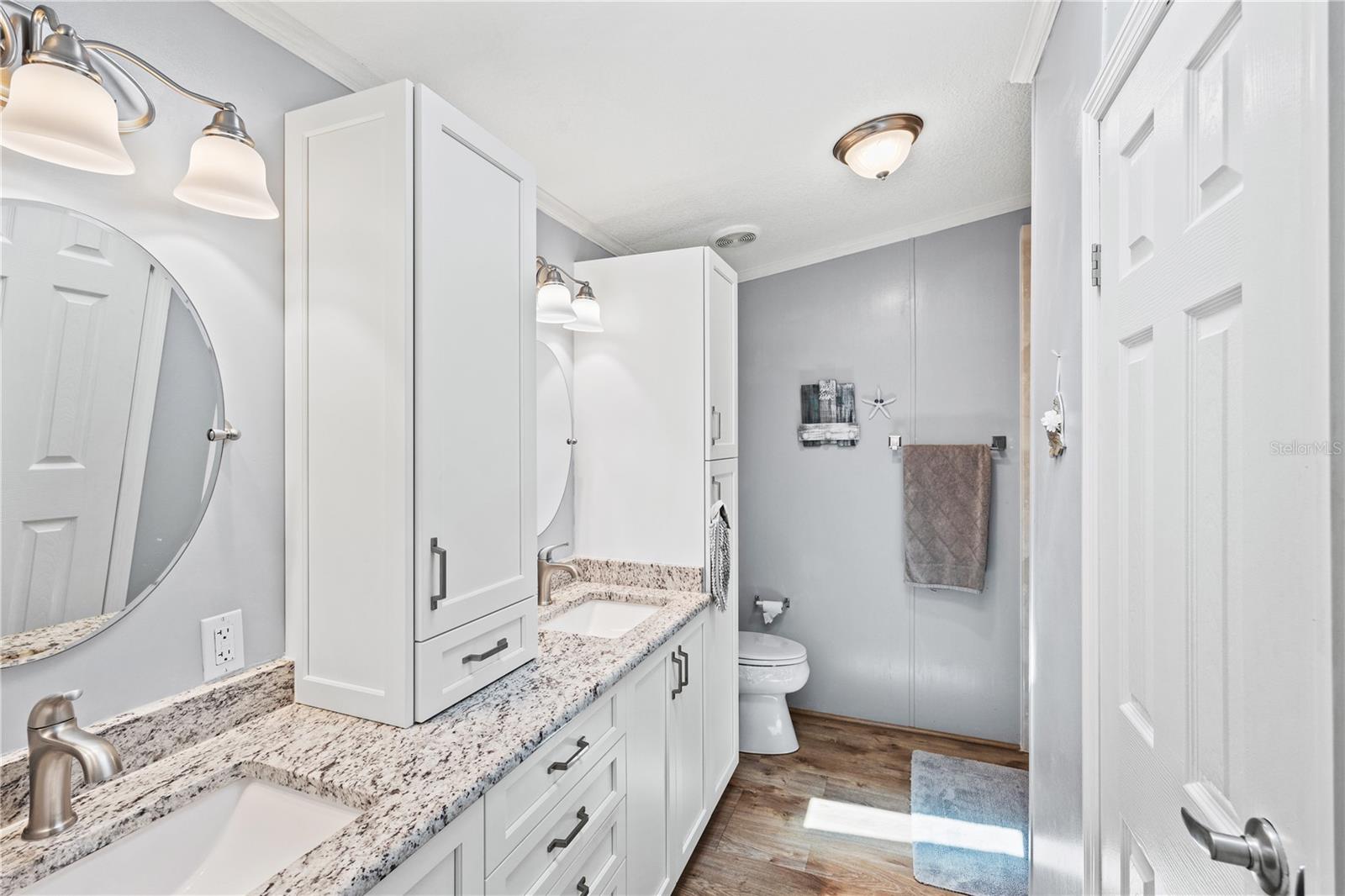 690 N GREEN CIR, VENICE, FL, 34285