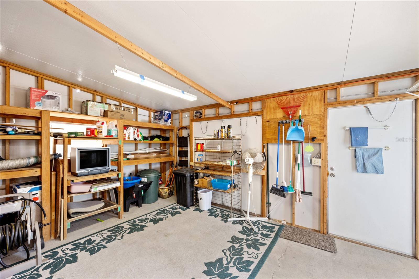 690 N GREEN CIR, VENICE, FL, 34285