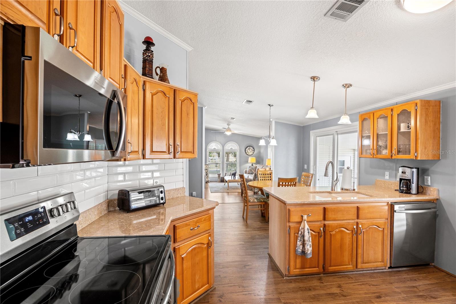 690 N GREEN CIR, VENICE, FL, 34285