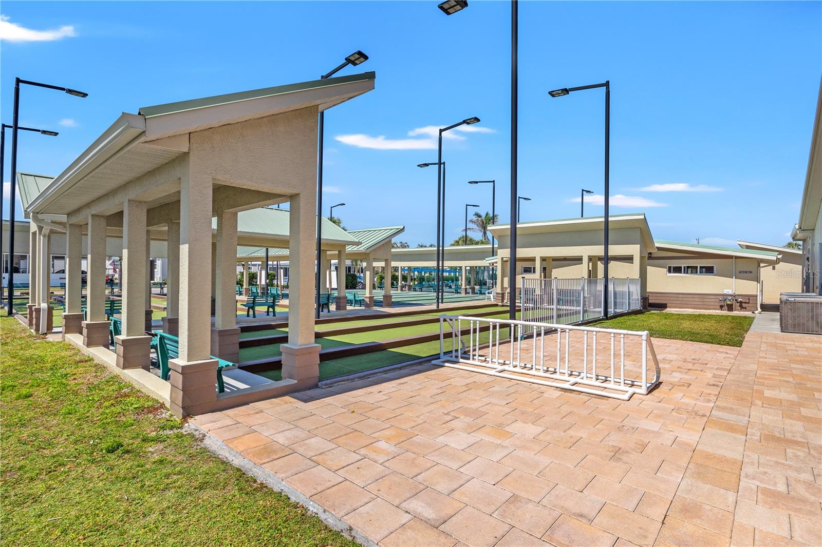 690 N GREEN CIR, VENICE, FL, 34285