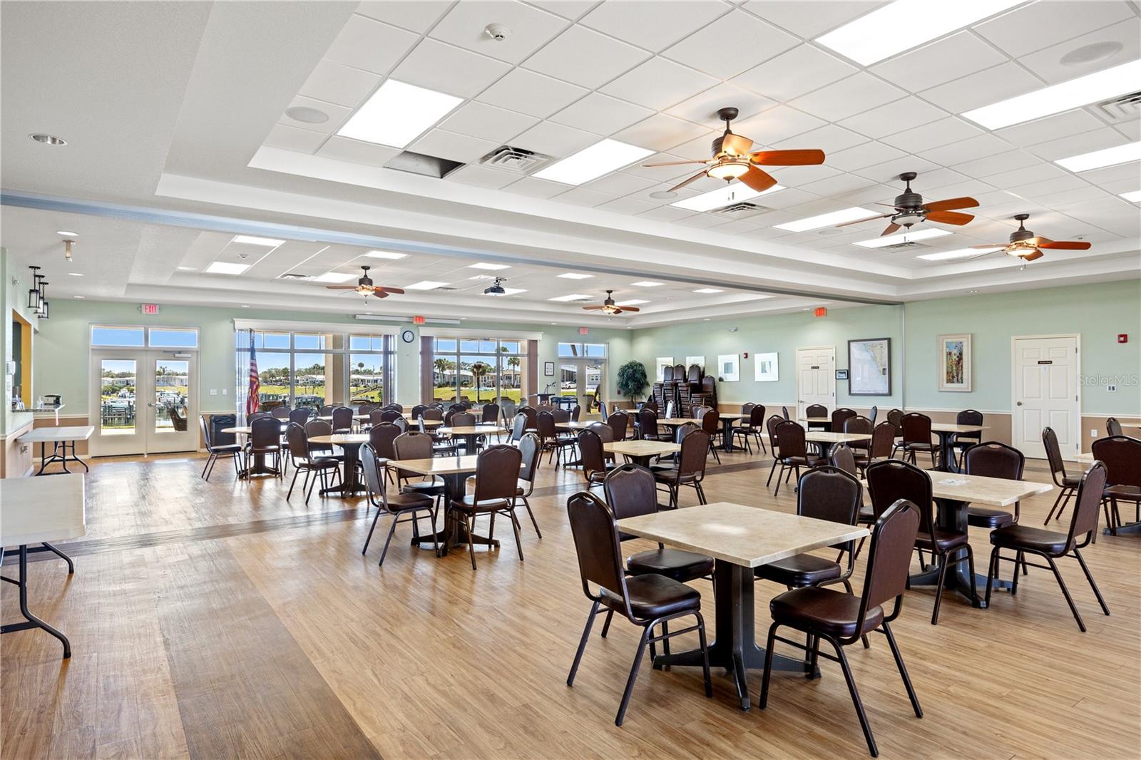 690 N GREEN CIR, VENICE, FL, 34285