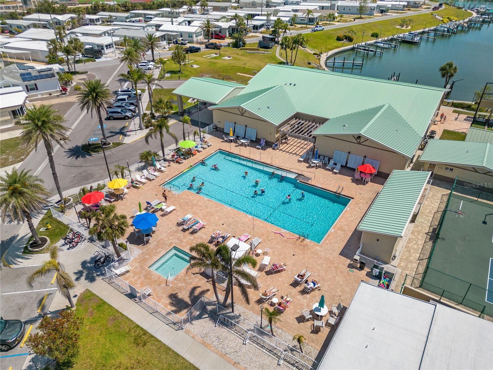 690 N GREEN CIR, VENICE, FL, 34285