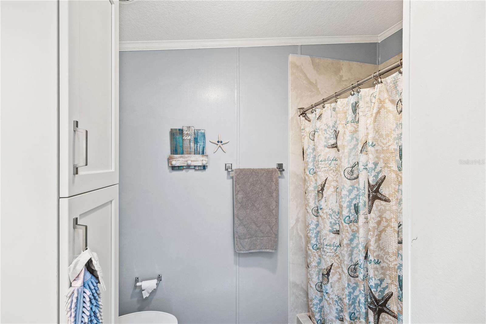 690 N GREEN CIR, VENICE, FL, 34285