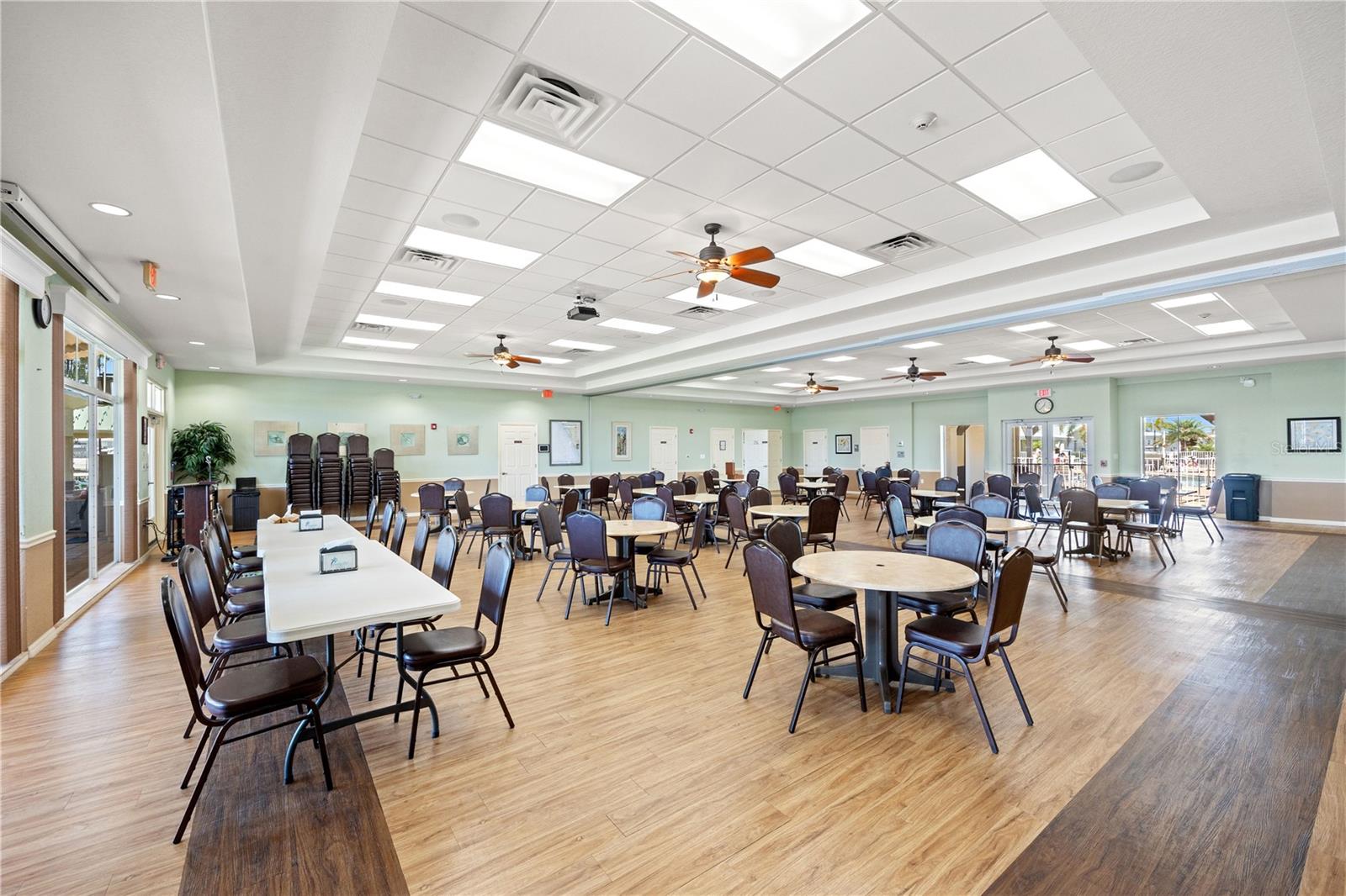 690 N GREEN CIR, VENICE, FL, 34285