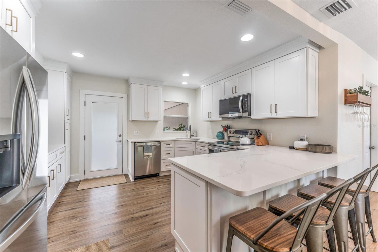 6215 SANDERS DR, TAMPA, FL, 33611