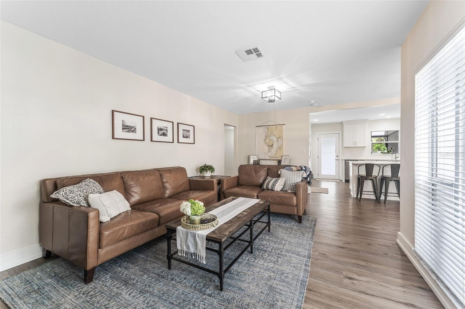 6215 SANDERS DR, TAMPA, FL, 33611