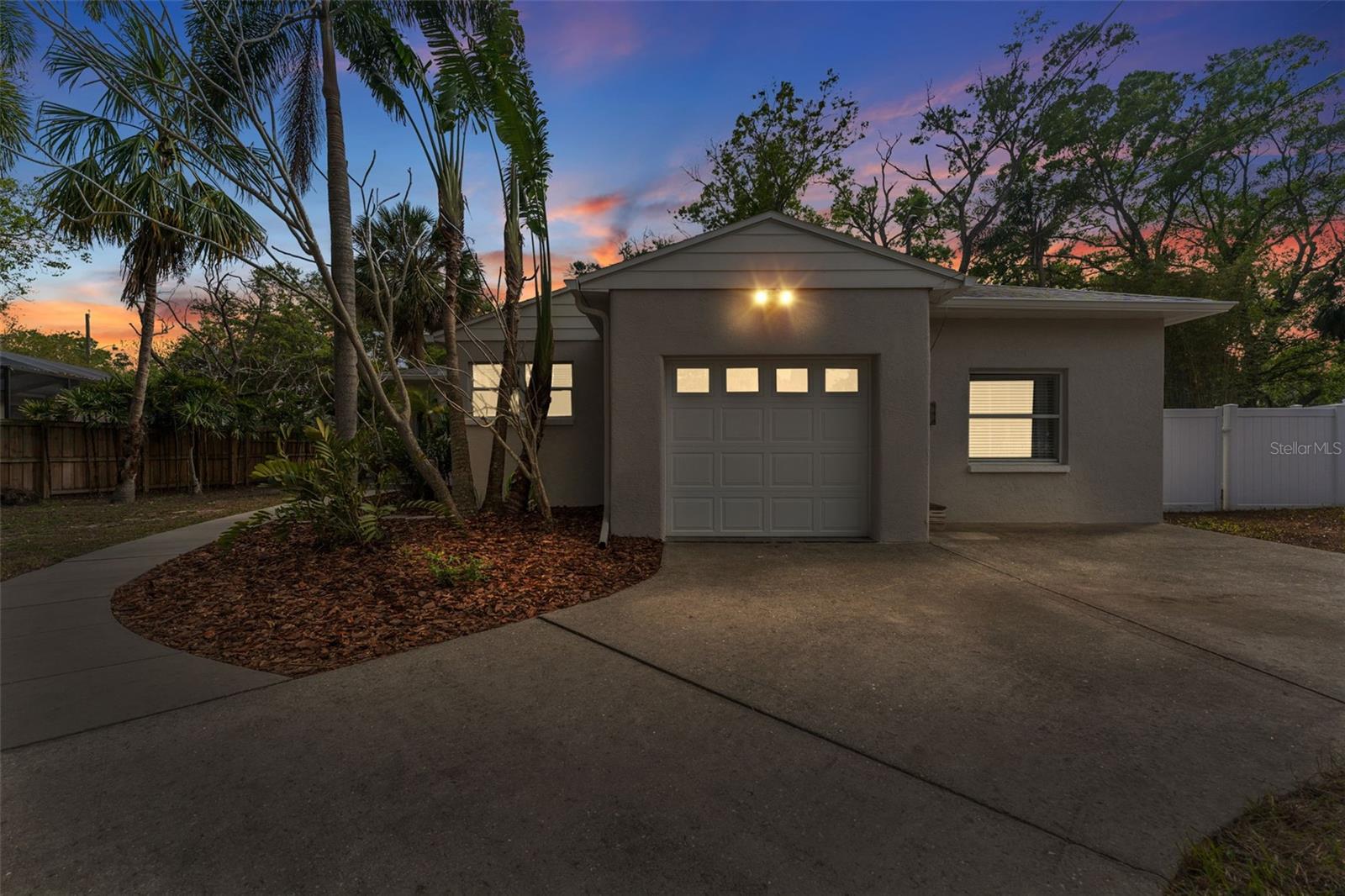6215 SANDERS DR, TAMPA, FL, 33611