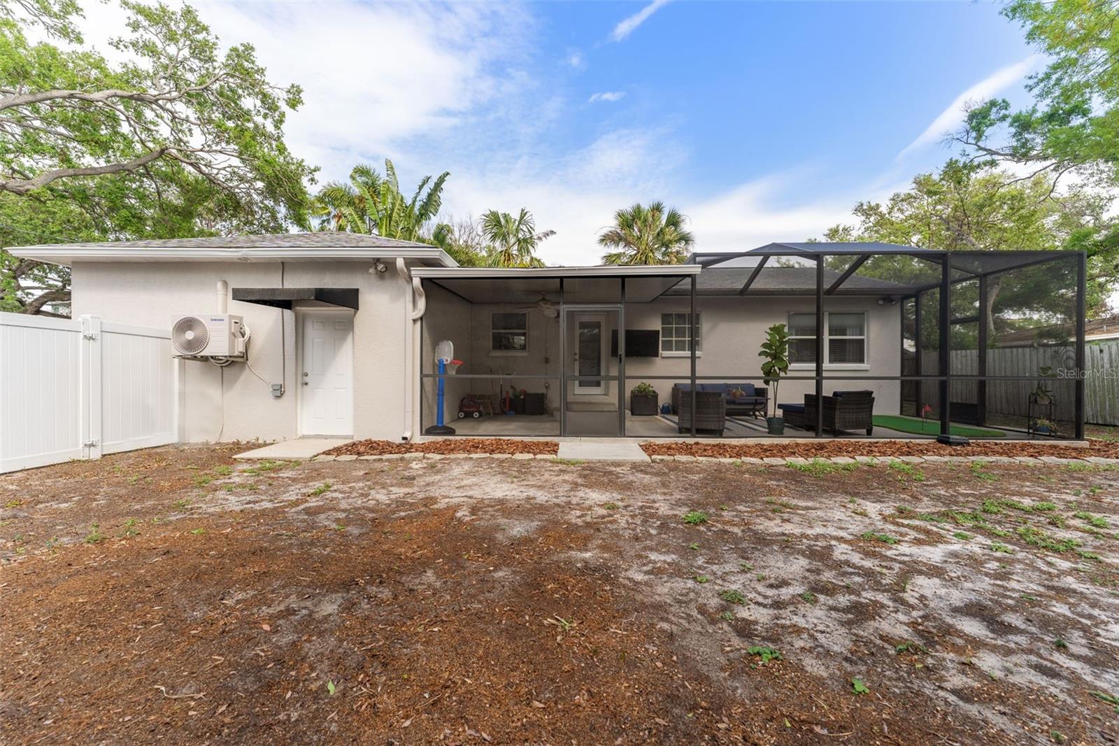 6215 SANDERS DR, TAMPA, FL, 33611