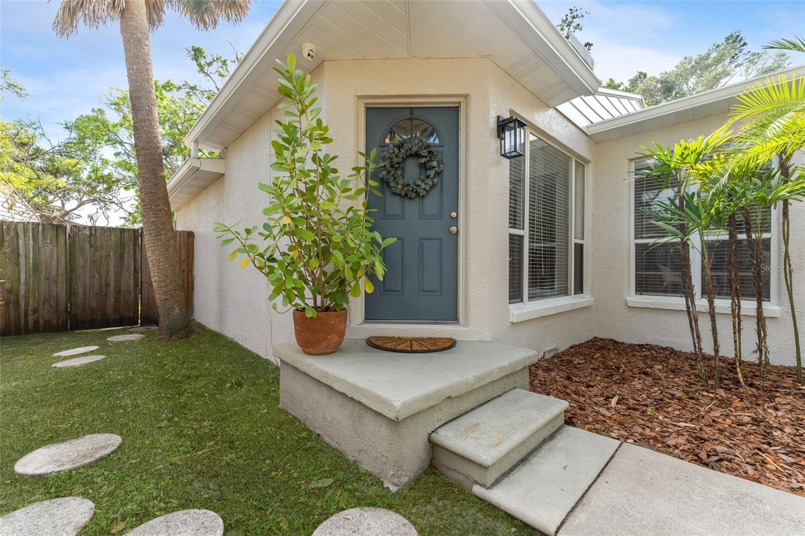 6215 SANDERS DR, TAMPA, FL, 33611