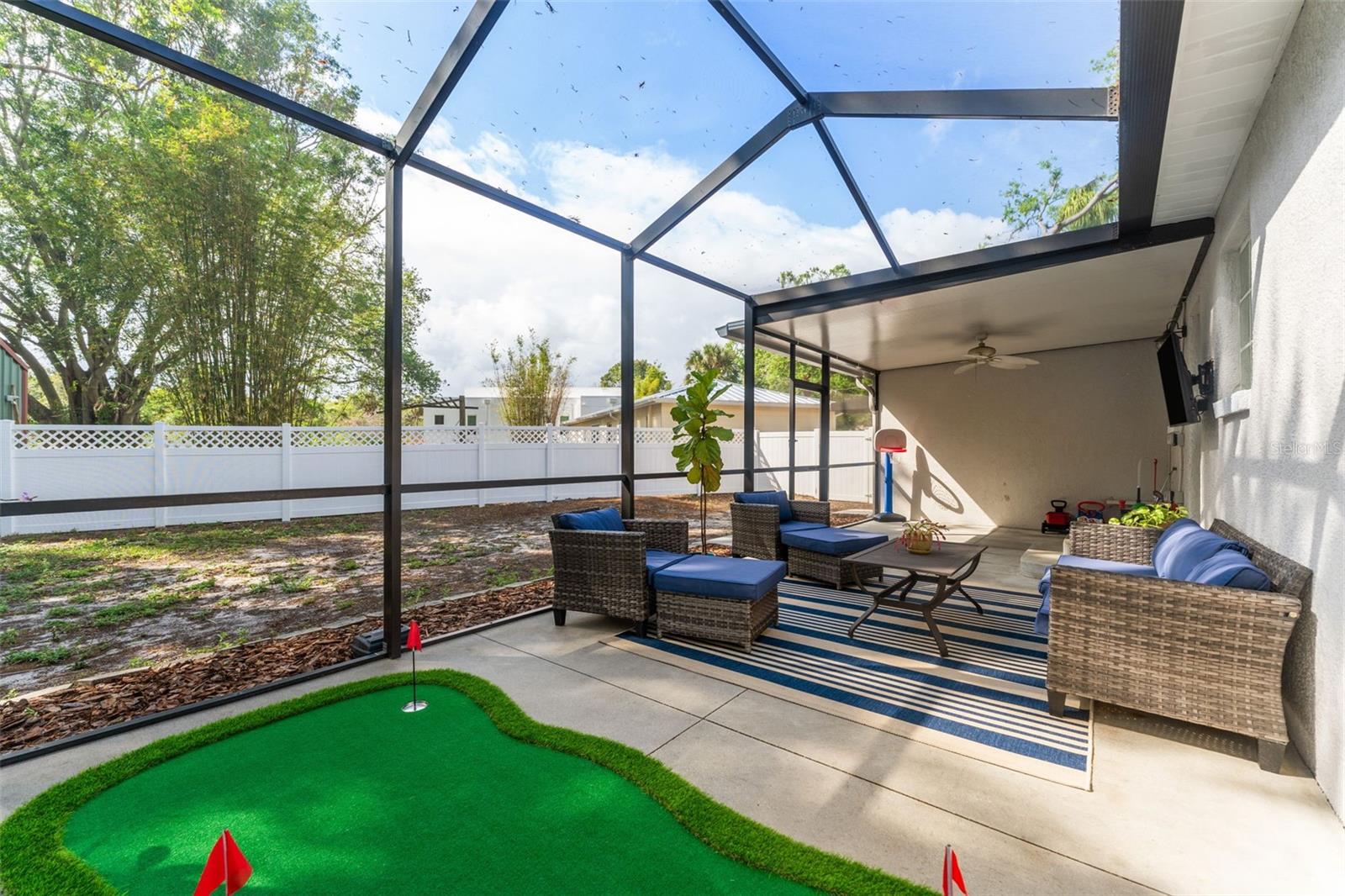 6215 SANDERS DR, TAMPA, FL, 33611