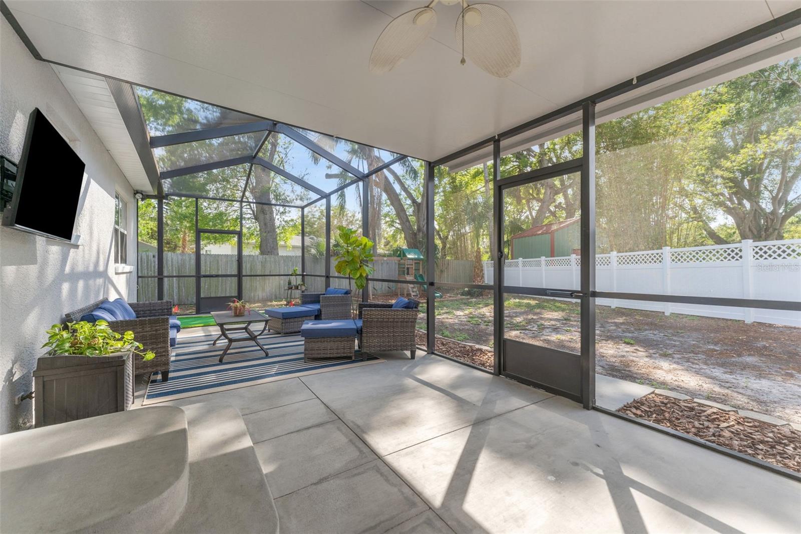 6215 SANDERS DR, TAMPA, FL, 33611