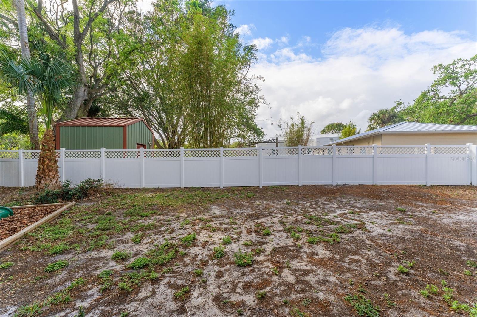6215 SANDERS DR, TAMPA, FL, 33611