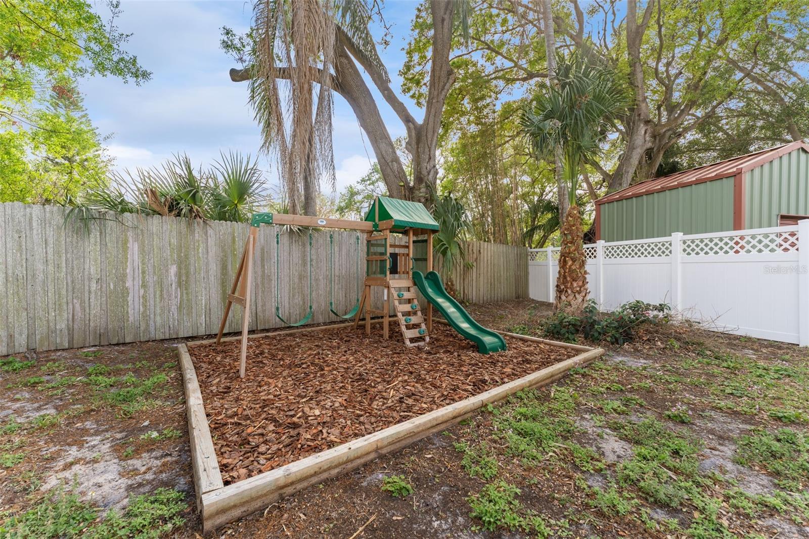 6215 SANDERS DR, TAMPA, FL, 33611