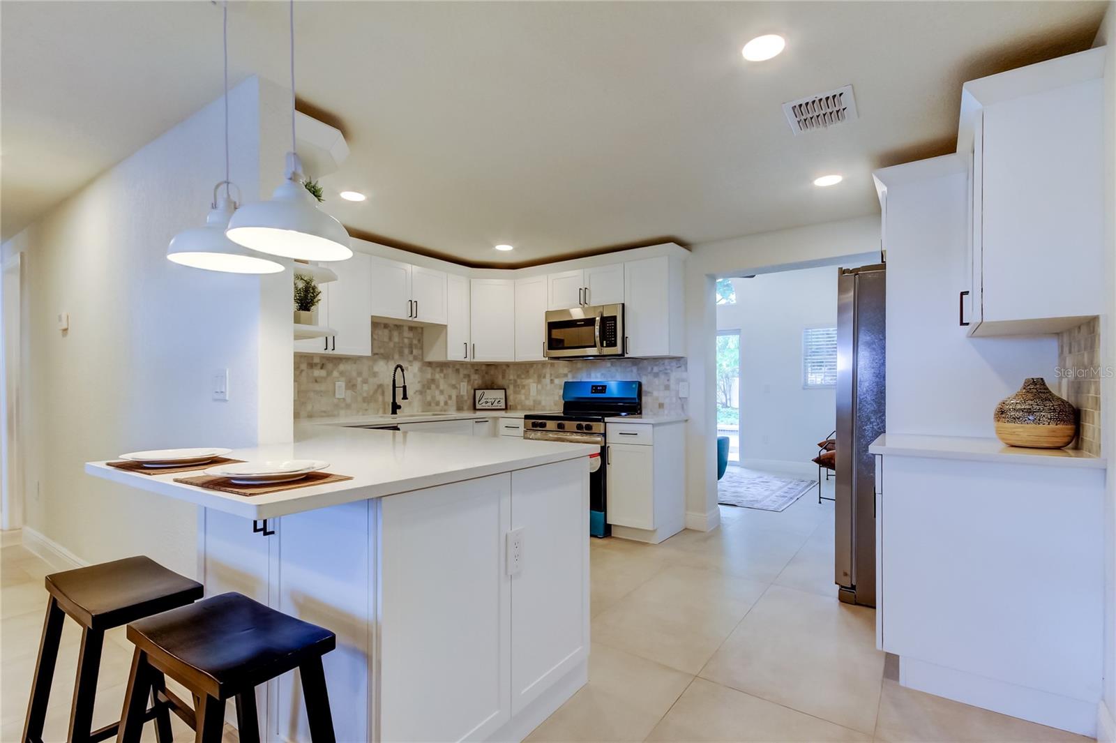 8948 85TH ST, SEMINOLE, FL, 33777