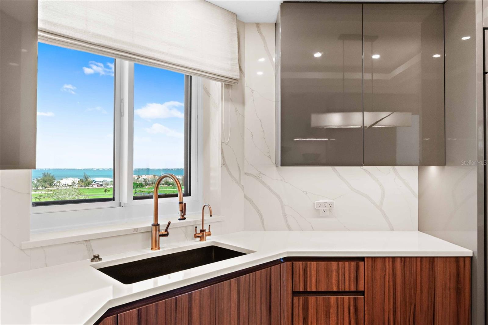 435 L AMBIANCE DR #H902, LONGBOAT KEY, FL, 34228