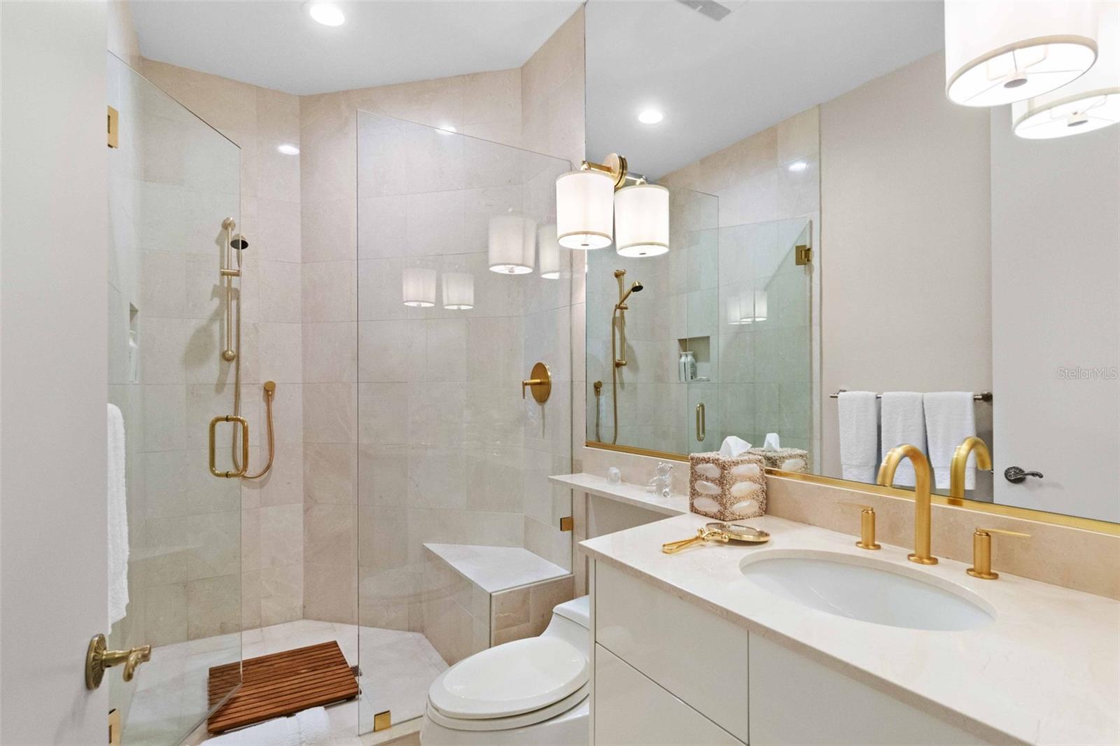 435 L AMBIANCE DR #H902, LONGBOAT KEY, FL, 34228