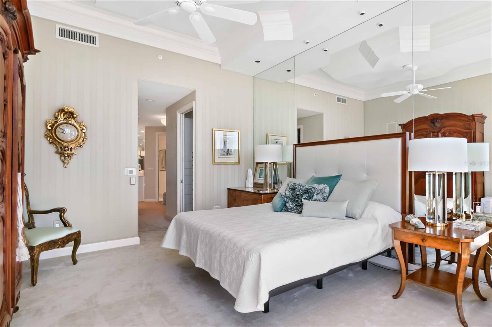 435 L AMBIANCE DR #H902, LONGBOAT KEY, FL, 34228
