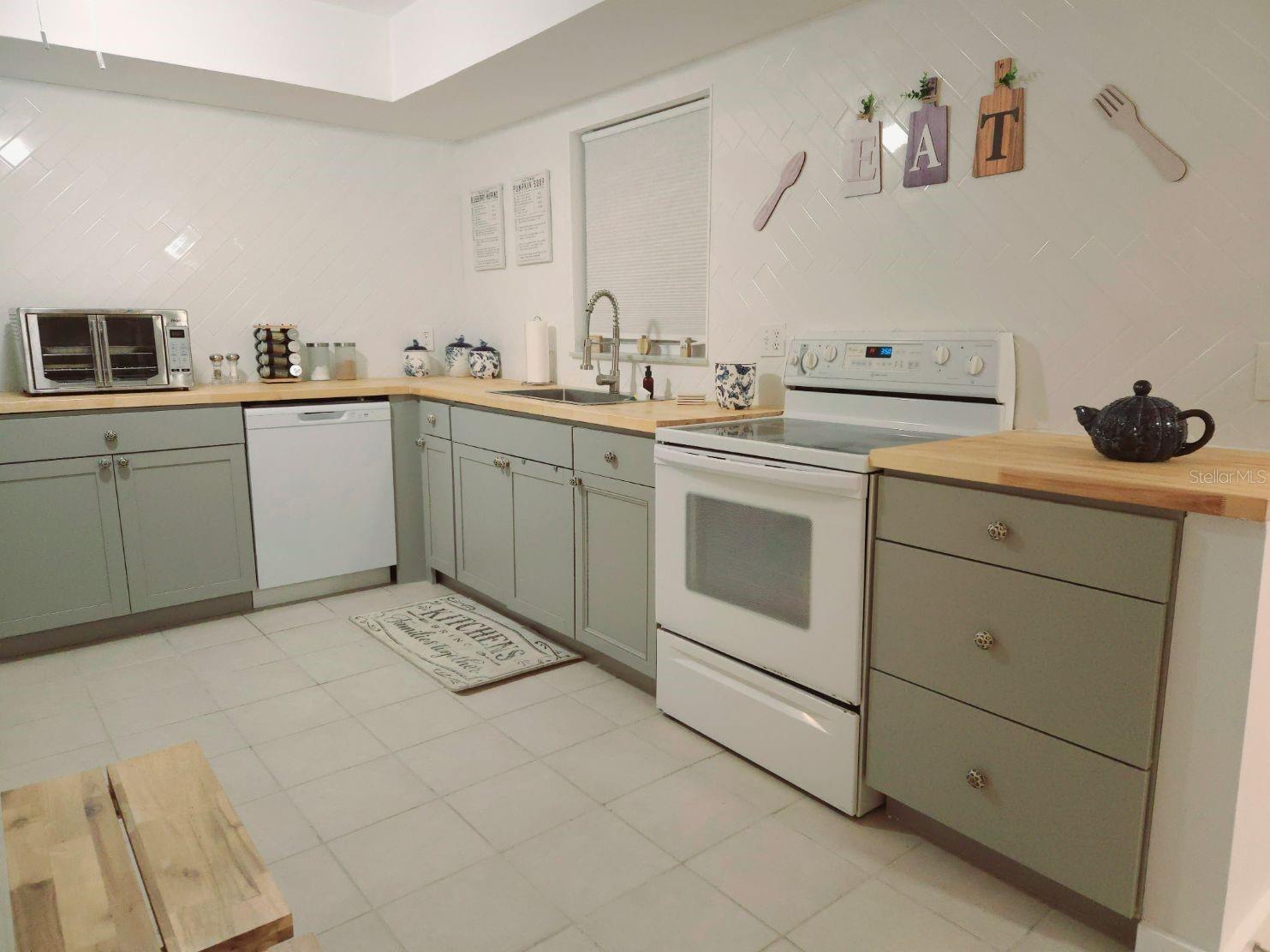 127 ANNAPOLIS LN, ROTONDA WEST, FL, 33947