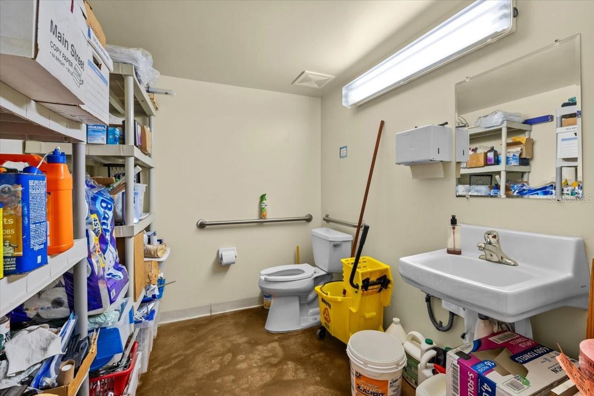 3684 TAMPA RD #1, OLDSMAR, FL, 34677