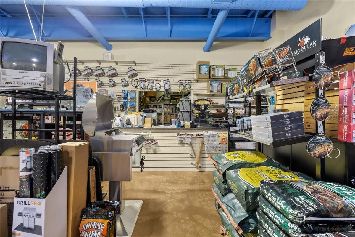 3684 TAMPA RD #1, OLDSMAR, FL, 34677