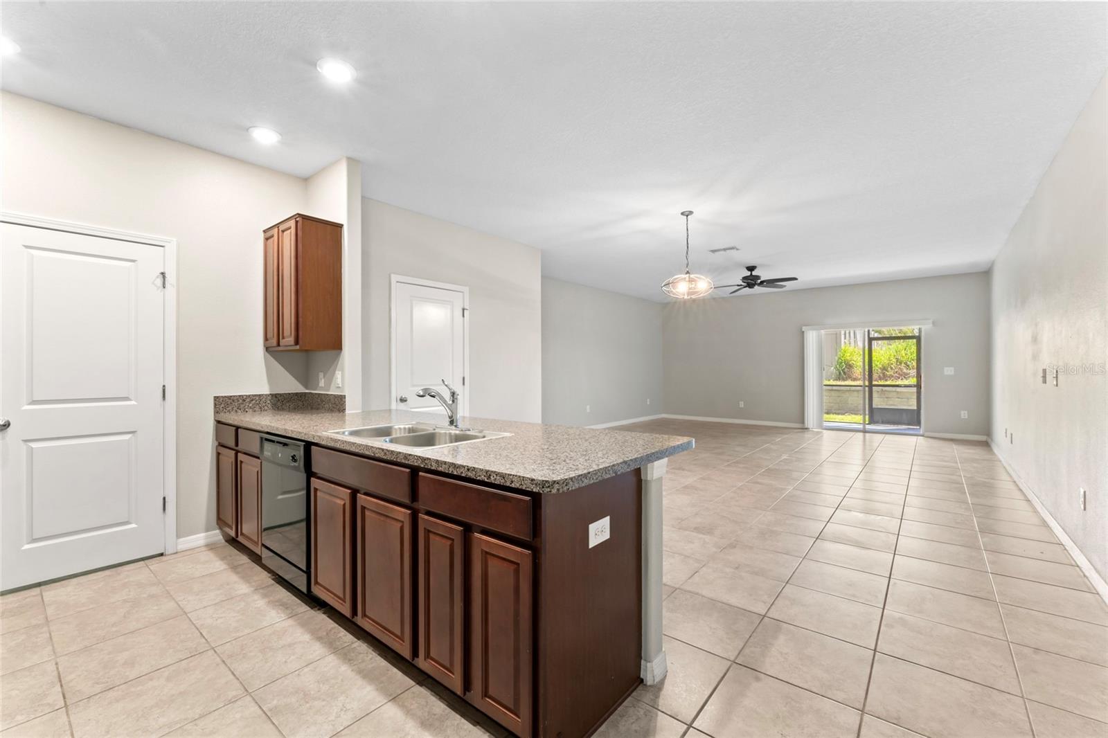 10611 LAKE MONTAUK DR, RIVERVIEW, FL, 33578