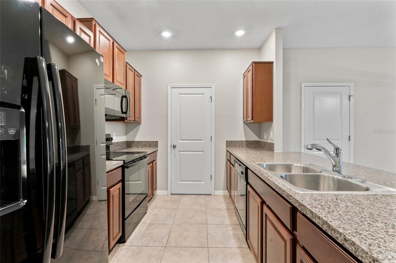 10611 LAKE MONTAUK DR, RIVERVIEW, FL, 33578