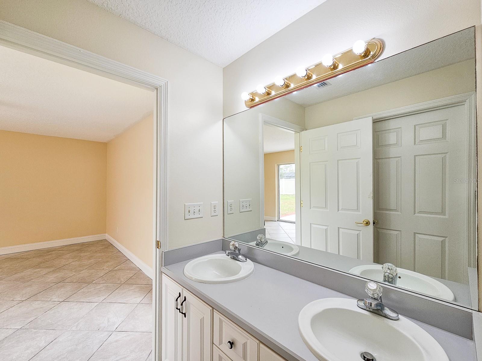 18 WHEATFIELD DR, PALM COAST, FL, 32164