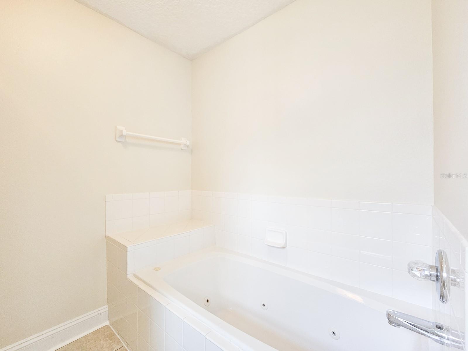 18 WHEATFIELD DR, PALM COAST, FL, 32164