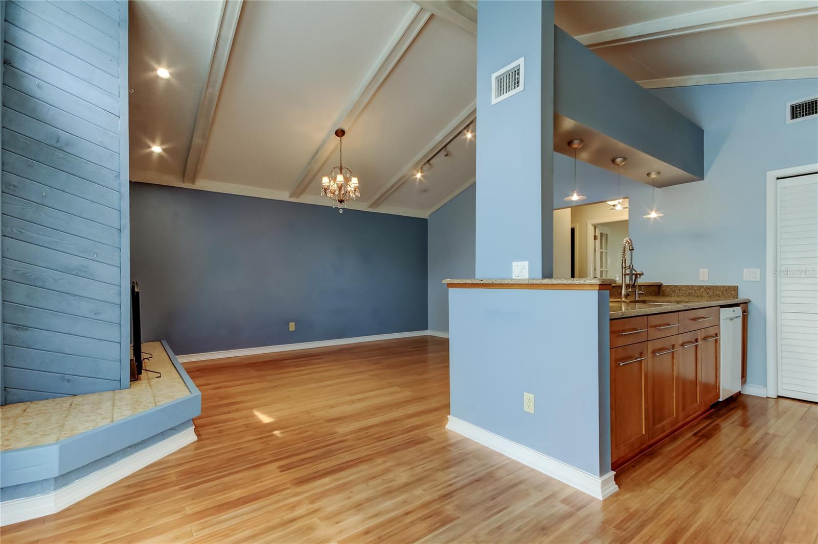 16403 BONNEVILLE DR, TAMPA, FL, 33624